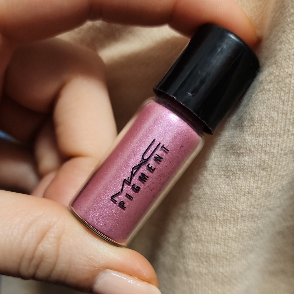 MAC Fuschia Pigment